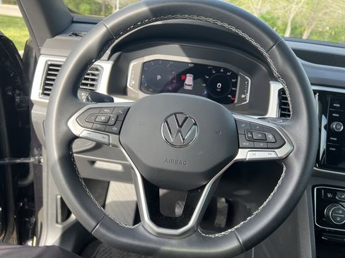 Used 2023 Volkswagen Atlas Cross Sport SE w/ Panoramic Sunroof Package image 16