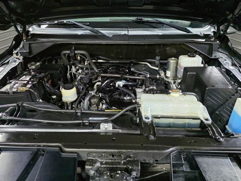 Used 2021 Nissan NV 3500 SL image 32