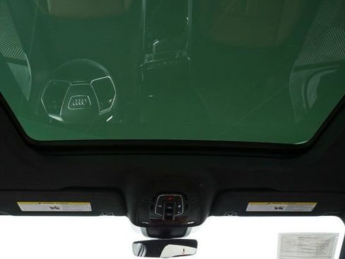 Certified 2022 Audi e-tron Premium image 20