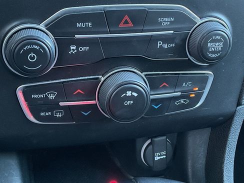 Used 2022 Dodge Charger SXT image 32
