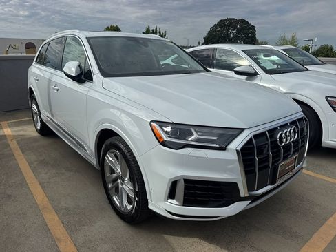 Used 2023 Audi Q7 2.0T Premium w/ Convenience Package AWD/4WD image 2