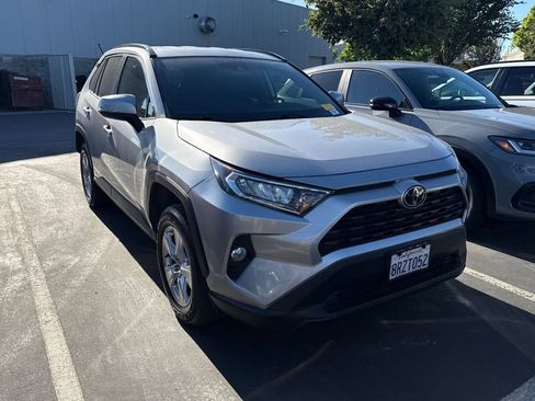 Used 2020 Toyota RAV4 XLE w/ XLE Grade Weather Package AWD/4WD image 1