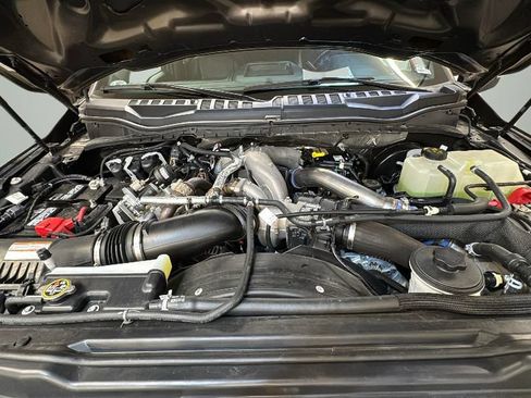 Used 2022 Ford F350 Lariat w/ Lariat Ultimate Package AWD/4WD image 11