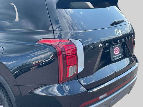 Used 2023 Hyundai Palisade SEL w/ Premium Package AWD/4WD image 10