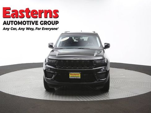 Used 2023 Jeep Grand Cherokee Limited w/ Black Appearance Package AWD/4WD image 55