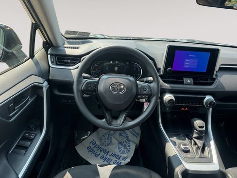 Used 2025 Toyota RAV4 LE AWD/4WD image 12