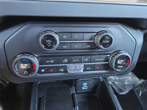 New 2025 Ford Bronco Outer Banks image 14