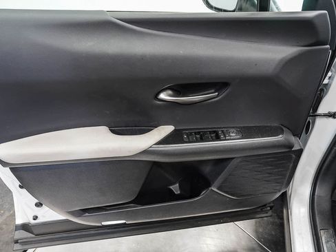 Used 2025 Lexus UX 300h FWD w/ Accessory Package (Z2) image 22