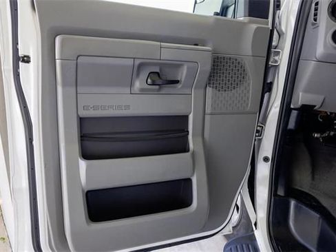 Used 2011 Ford E-150 and Econoline 150 RWD image 23