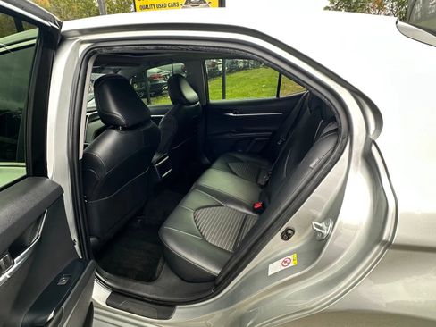 Used 2018 Toyota Camry SE image 15