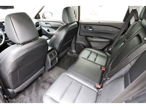 Used 2023 Nissan Rogue SL w/ SL Premium Package FWD image 11