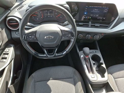 Used 2024 Chevrolet Trax RS w/ Driver Confidence Package image 11