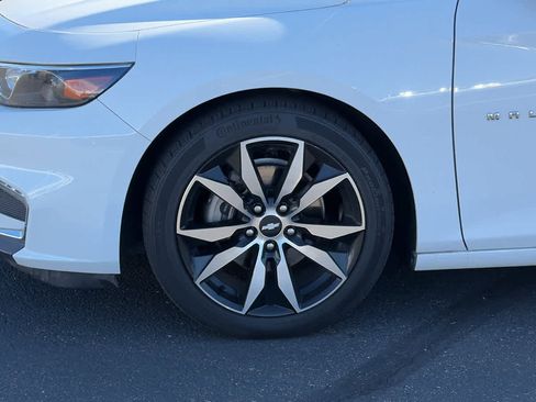 Used 2018 Chevrolet Malibu LT image 9