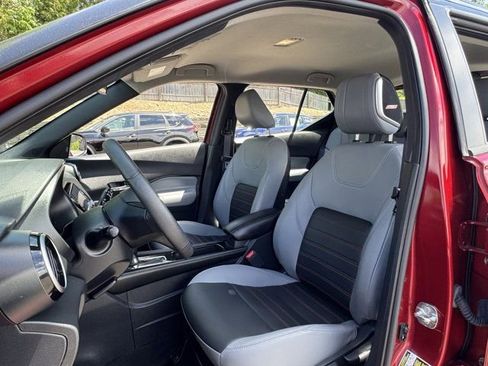 Used 2023 Nissan Kicks SR w/ SR Premium Package FWD image 21