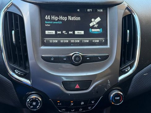 Used 2018 Chevrolet Cruze LT FWD image 20