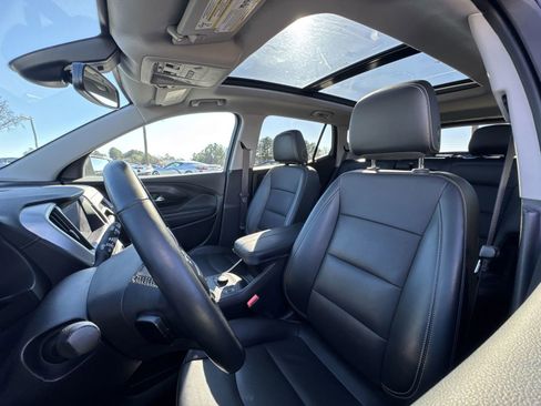 Used 2024 GMC Terrain SLT w/ Elevation Edition image 27