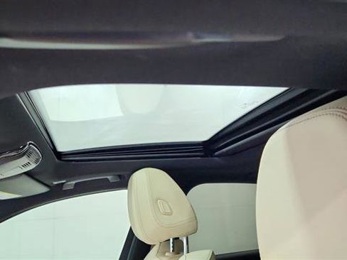 Used 2022 BMW 330i Sedan w/ Driving Assistance Package image 12