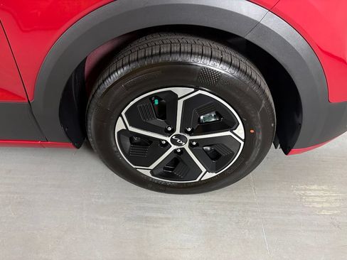 New 2026 Kia Niro EX FWD image 10