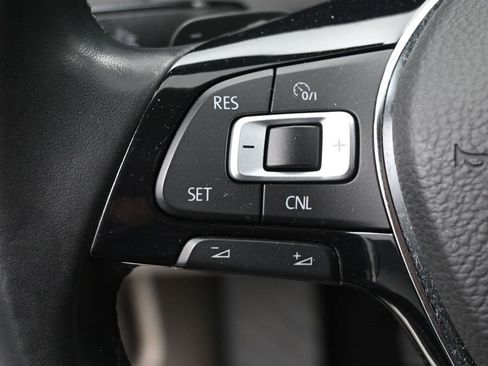 Used 2018 Volkswagen Golf S image 16