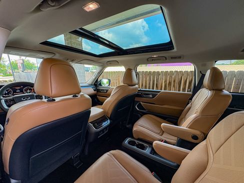 Used 2025 INFINITI QX80 Luxe AWD/4WD image 8