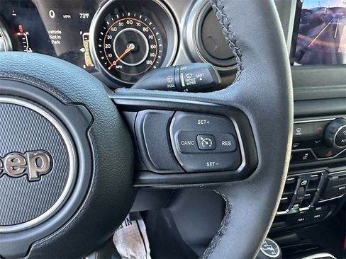 New 2023 Jeep Gladiator Willys image 33