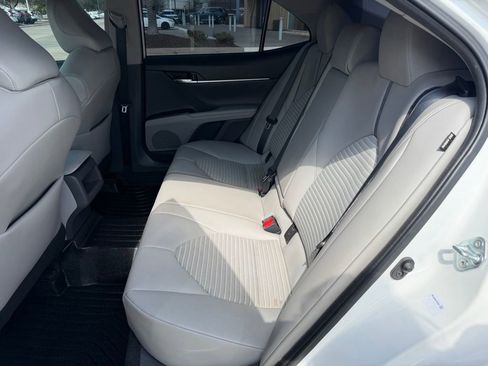 Used 2022 Toyota Camry SE image 13