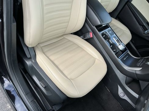 Used 2020 Ford Edge SEL image 27