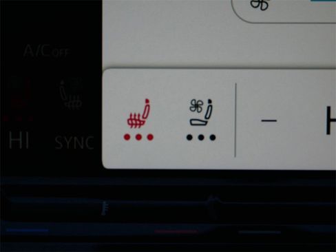 Used 2024 Volkswagen Atlas SE image 21