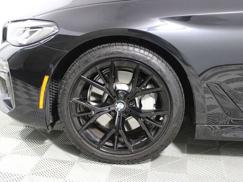 Used 2023 BMW 530i w/ M Sport Package image 4