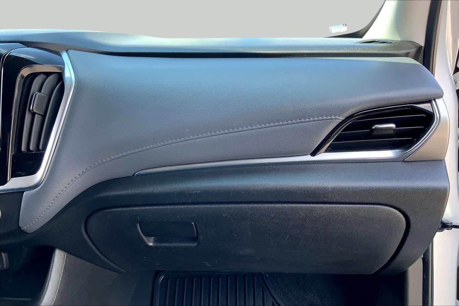 Used 2019 Chevrolet Traverse LT FWD image 18