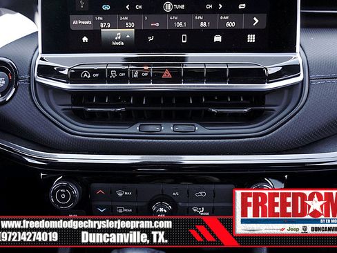 New 2026 Jeep Compass Latitude image 21