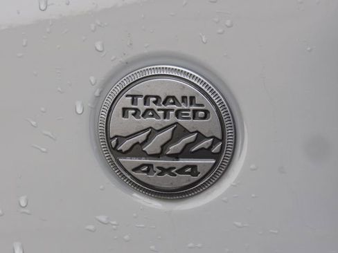 Used 2022 Jeep Wrangler Unlimited Sahara AWD/4WD image 9
