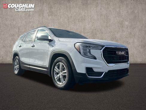 Used 2023 GMC Terrain SLE w/ Driver Convenience Package image 1