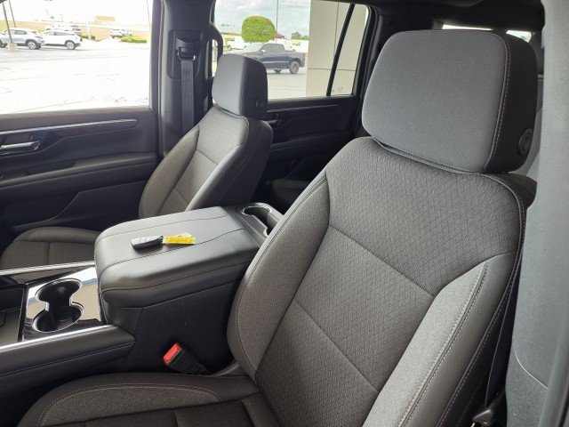 Used 2025 Chevrolet Suburban LS AWD/4WD image 10