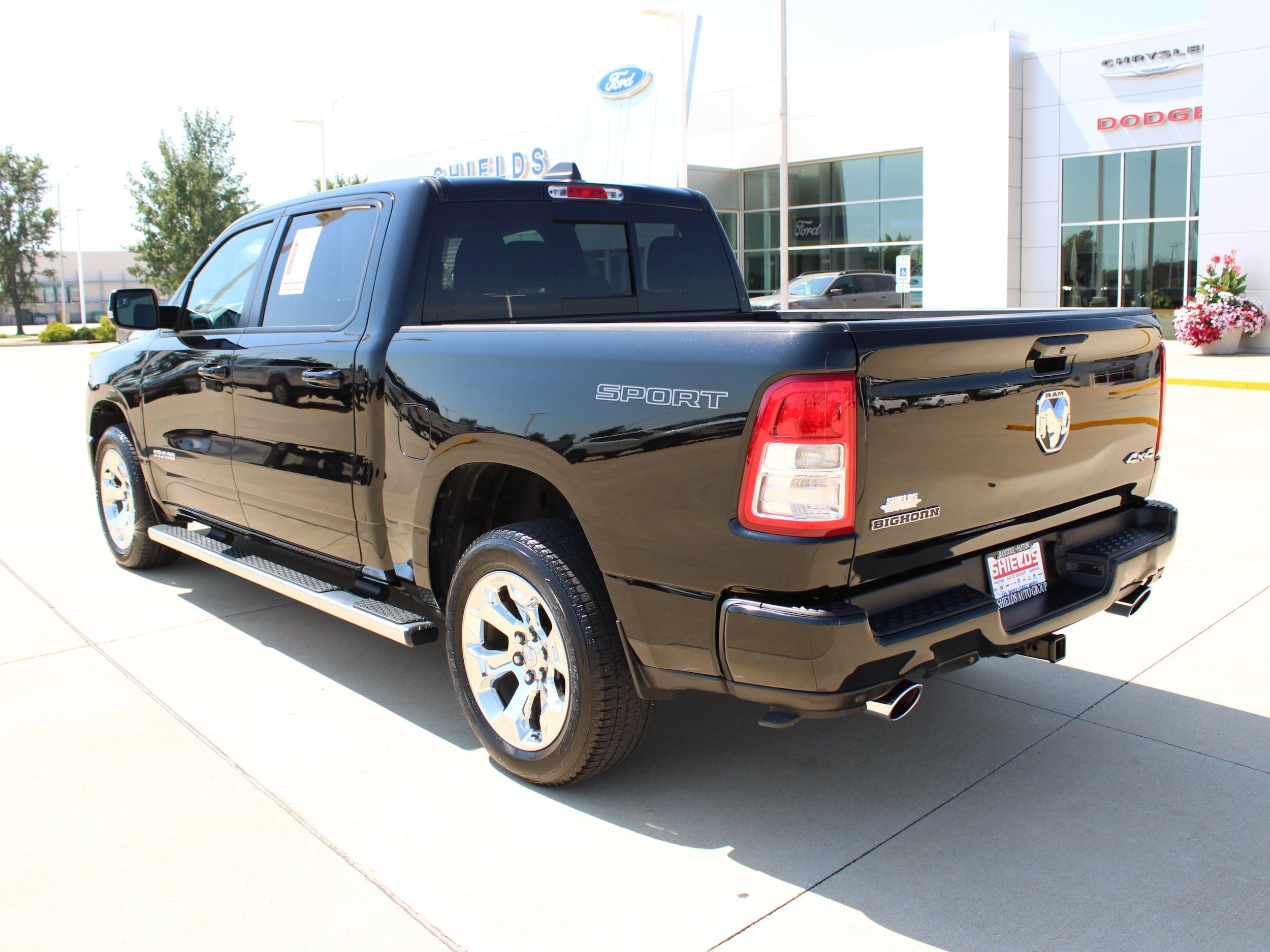 Used 2022 RAM 1500 Big Horn AWD/4WD image 4