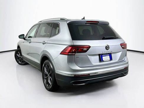 Used 2023 Volkswagen Tiguan SE w/ Panoramic Sunroof Package FWD image 6