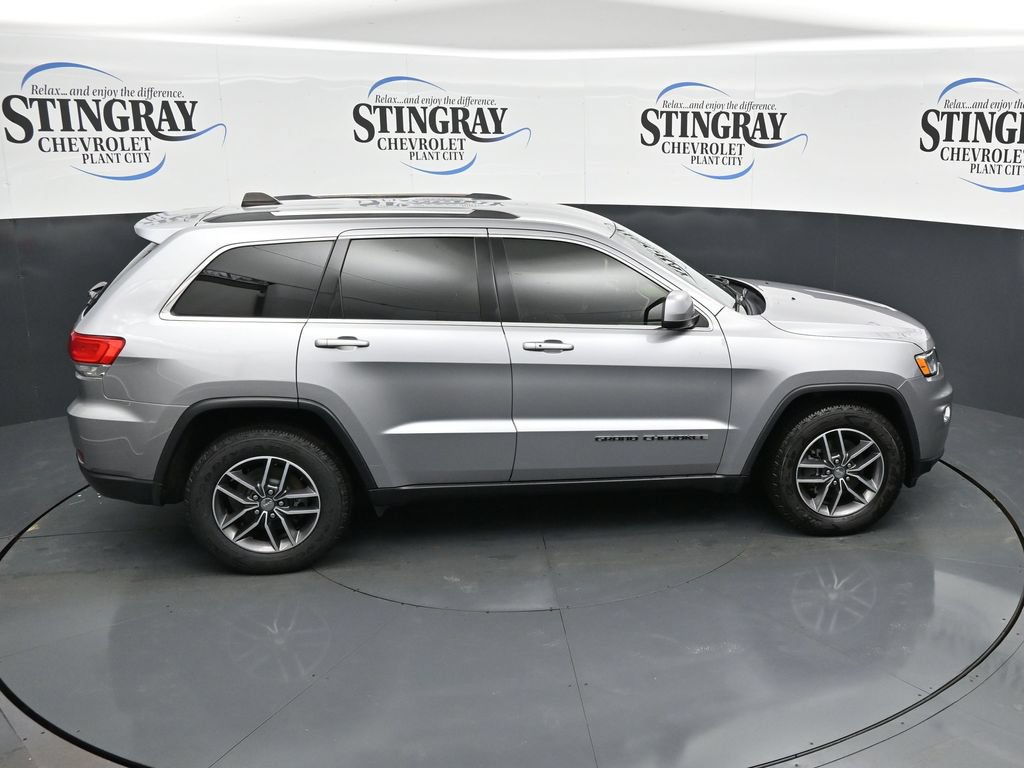 Used 2018 Jeep Grand Cherokee Laredo RWD image 25