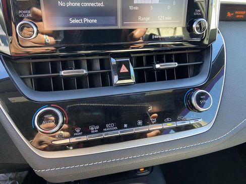 Used 2021 Toyota Corolla XSE image 23