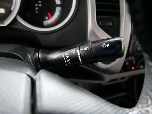 Used 2013 Toyota Tacoma 4x4 Access Cab w/ SR5 Pkg image 31