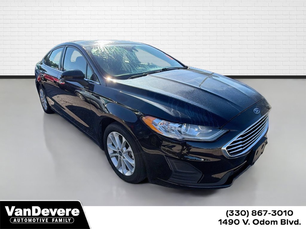 Used 2020 Ford Fusion SE FWD image 1