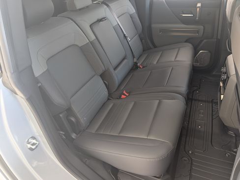 Used 2025 GMC Hummer EV 2X AWD/4WD image 19