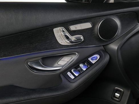 Used 2021 Mercedes-Benz GLC 300 4MATIC image 29