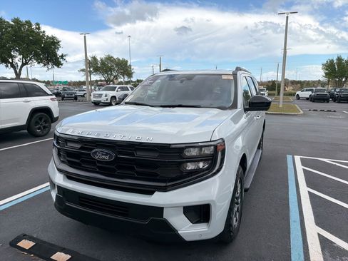 Used 2025 Ford Expedition Active image 15