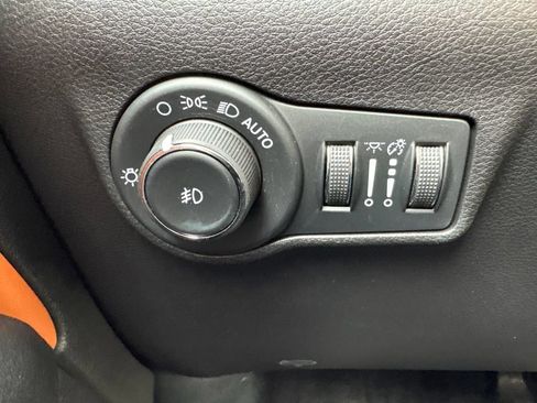Used 2025 Jeep Compass Limited w/ Elite Group AWD/4WD image 24