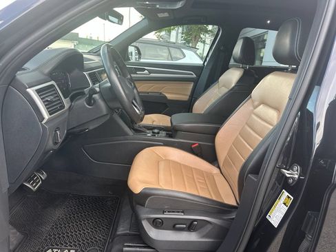 Used 2023 Volkswagen Atlas Cross Sport SEL Premium R-Line AWD/4WD image 12
