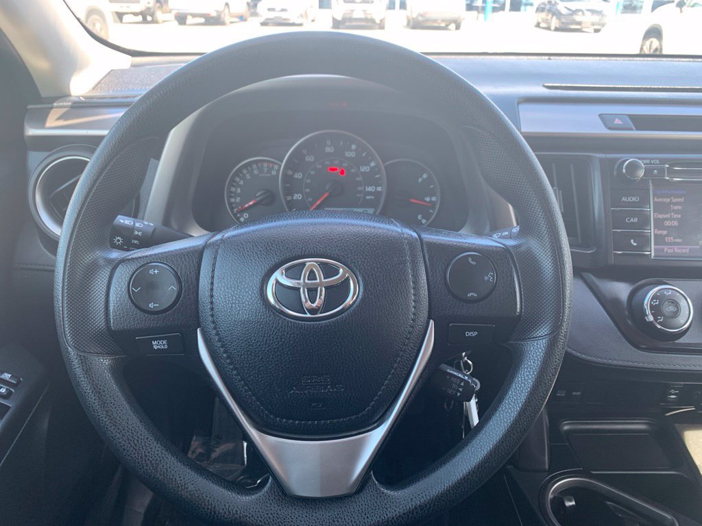 Used 2016 Toyota RAV4 LE AWD/4WD image 9