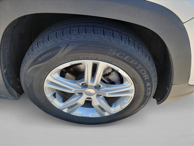 Used 2020 GMC Terrain SLE w/ Driver Convenience Package FWD image 11