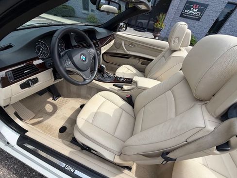 Used 2012 BMW 328i Convertible RWD image 29