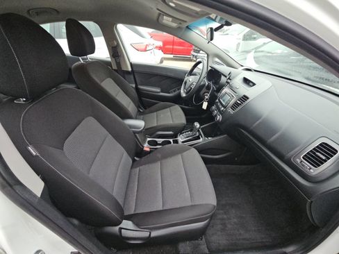 Used 2018 Kia Forte LX w/ LX Rear Camera Package image 15