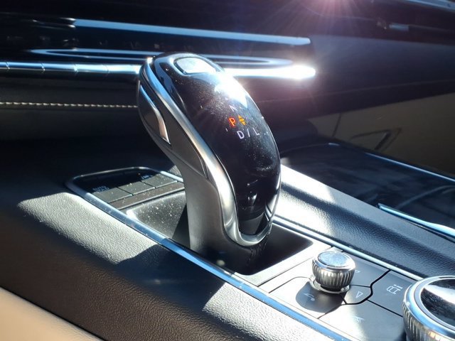 Used 2021 Cadillac Escalade Premium Luxury w/ LPO, Illumination Package AWD/4WD image 15